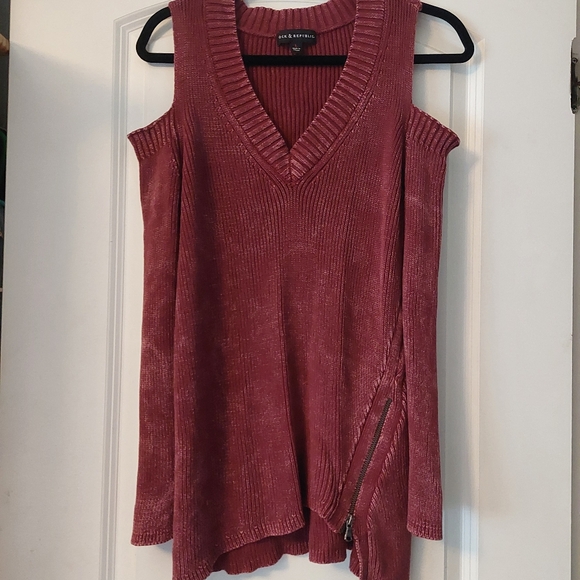 Sweater - Picture 5 of 11